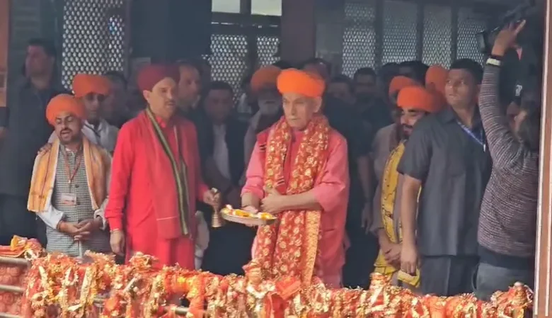 LG Sinha visits Mata Kheer Bhawani Temple on Jyeshtha Ashtami---Photo: X